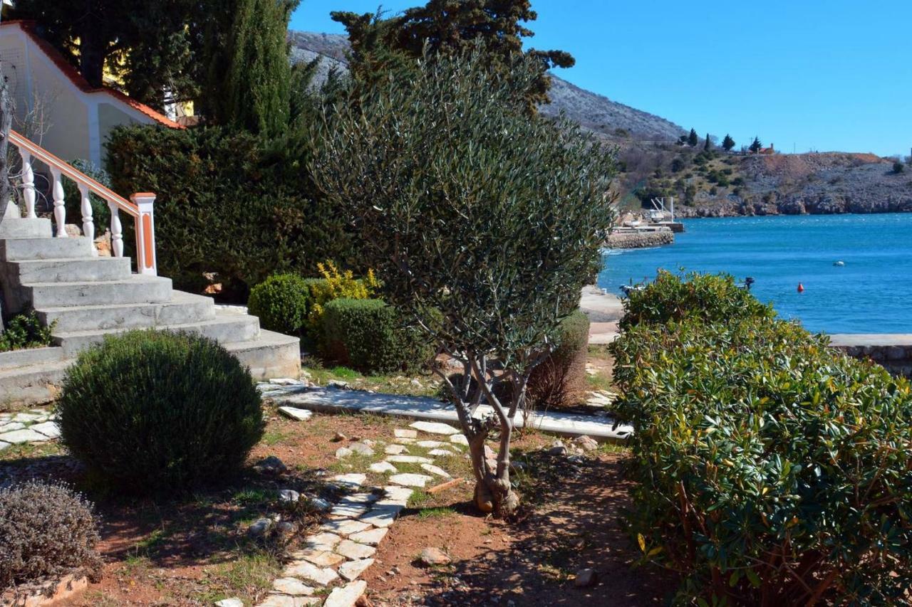 Holiday House Maretta - Apartment No 1 Луково-Шугарье Экстерьер фото