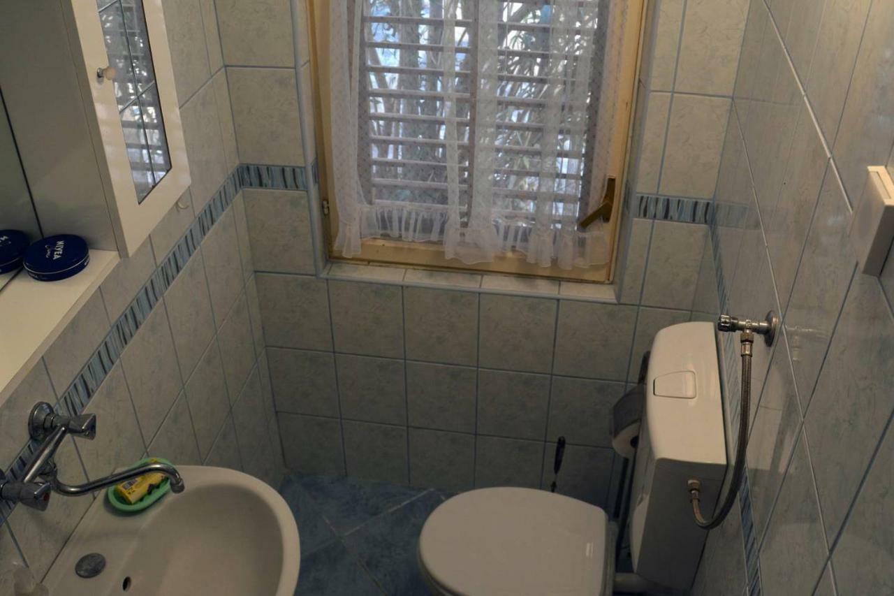 Holiday House Maretta - Apartment No 1 Луково-Шугарье Экстерьер фото